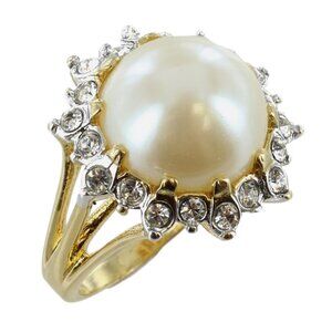 Mobè Pearl surrounded by Cubic Zirconia 18k Gold Electroplate Ring
